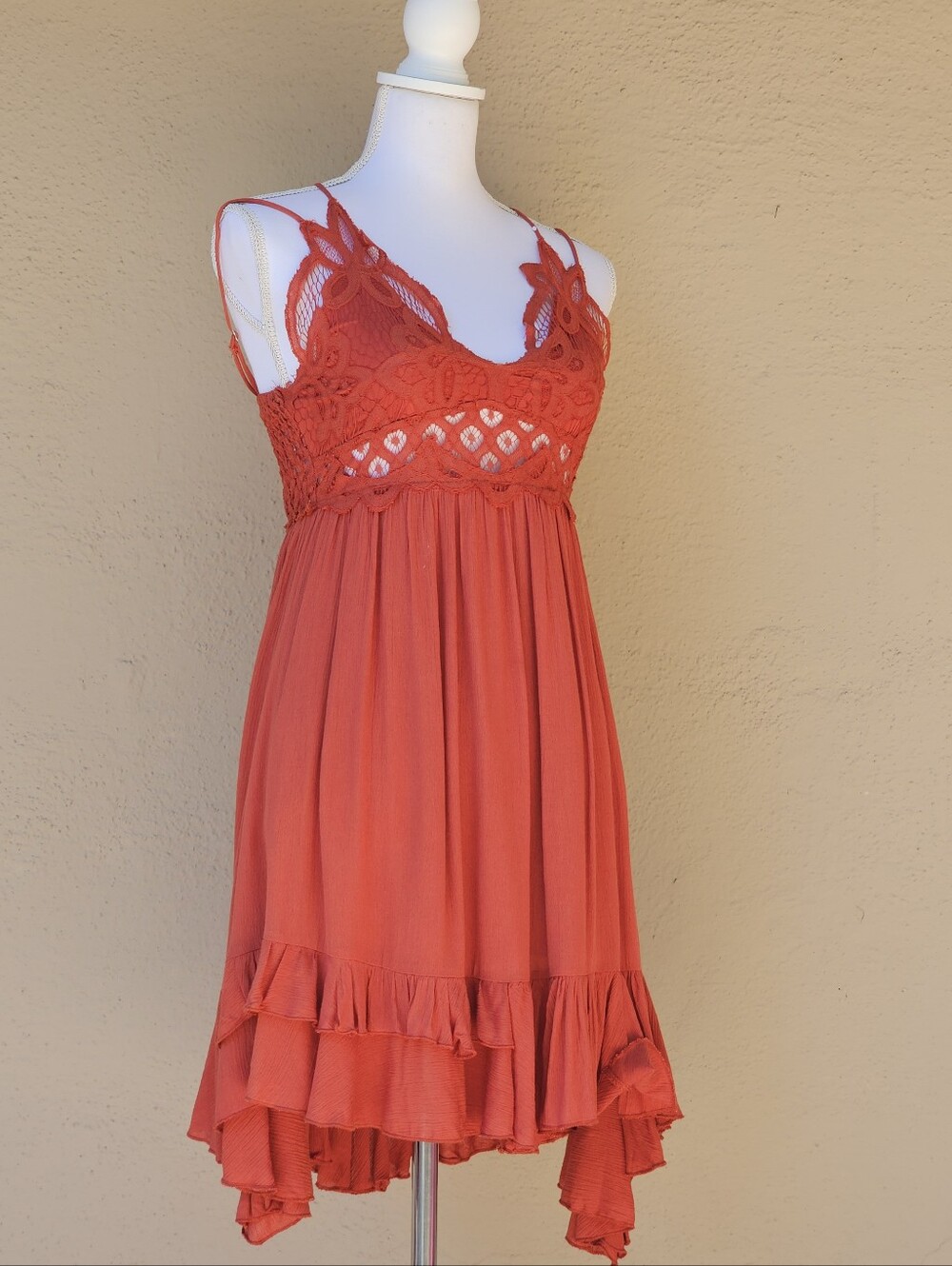 LA MIEL Red Orange Lace Crotchet Mini Dress Size Small